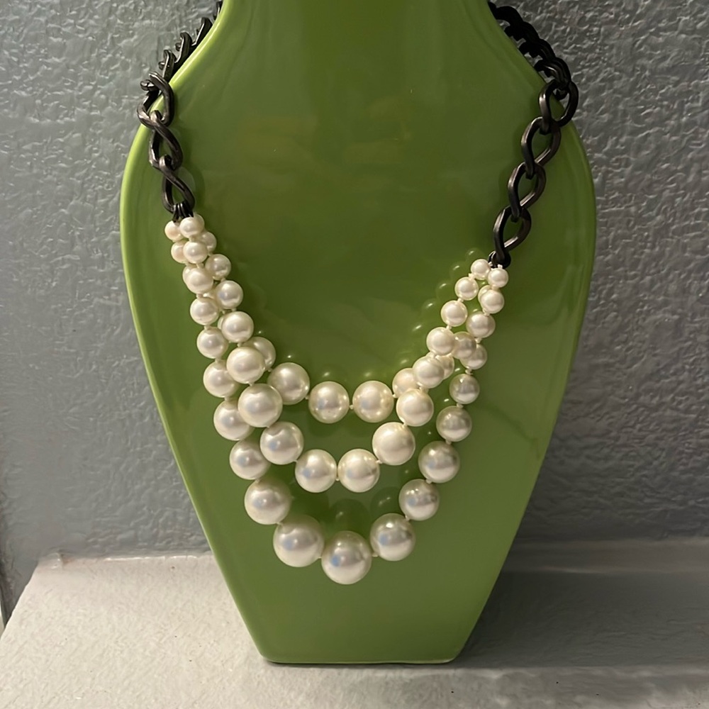 NWOT Heavy Metal and Pearls necklace!